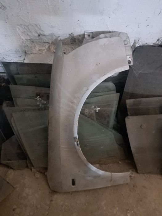 Крило праве  AUDI A4 B6 2001-2004