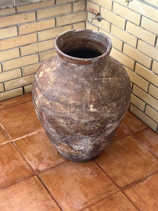 Pote Vaso olaria alentejana grande muito antigo em bom estado, possibidade de entrega
