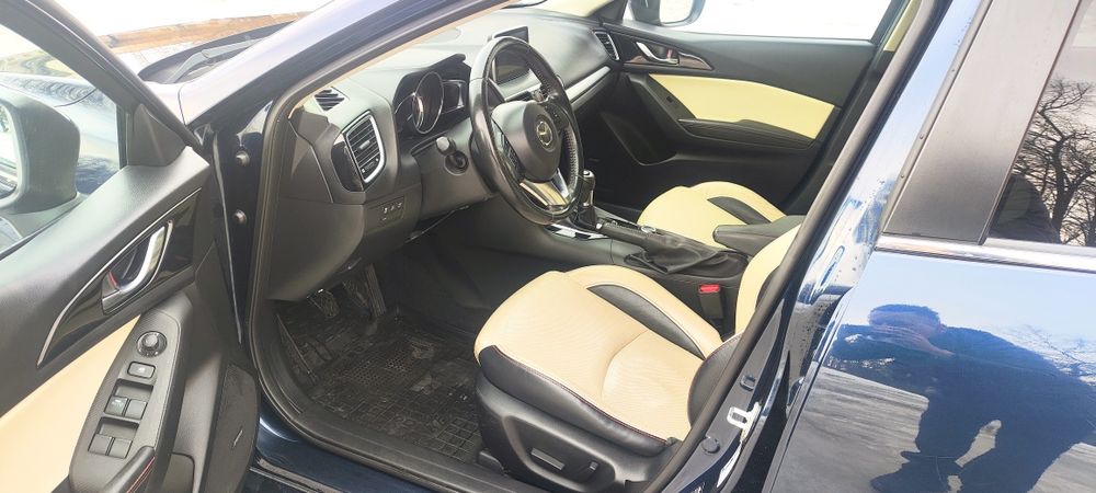 Продам  Mazda 3 2013 рік
