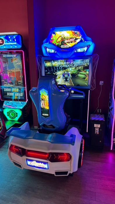 Automat Symulator Zarobkowy Cruis'n Blast Motion 24000 netto NOWY