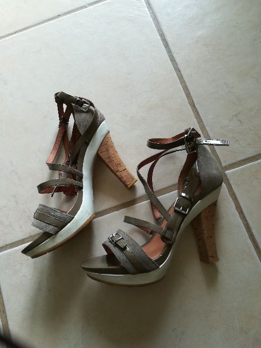 Sandália da Replay salto alto