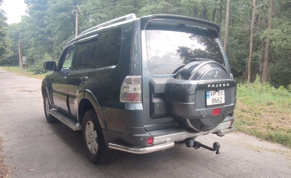Mitsubishi pajero 4