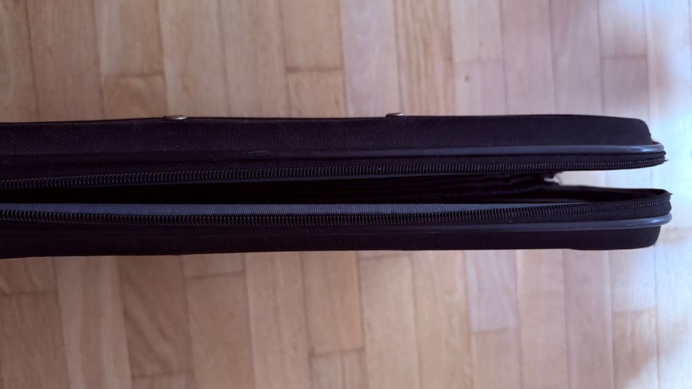 Teczka czarna aktówka na laptopa