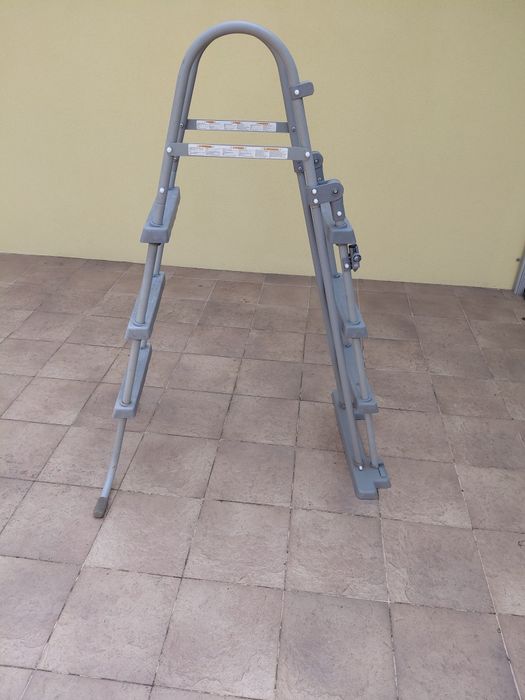 Escada para piscina