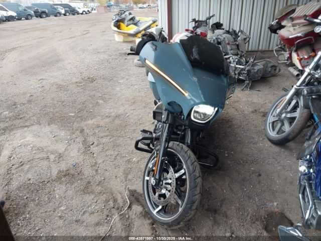 Harley-Davidson FLHX 2024