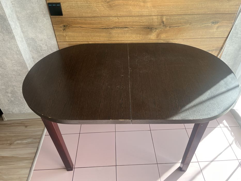 Продаж кухонного стола та 4 стільці