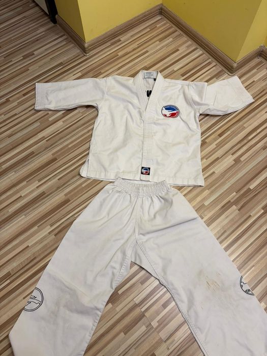 Stroj do taekwondo z akcesoriami