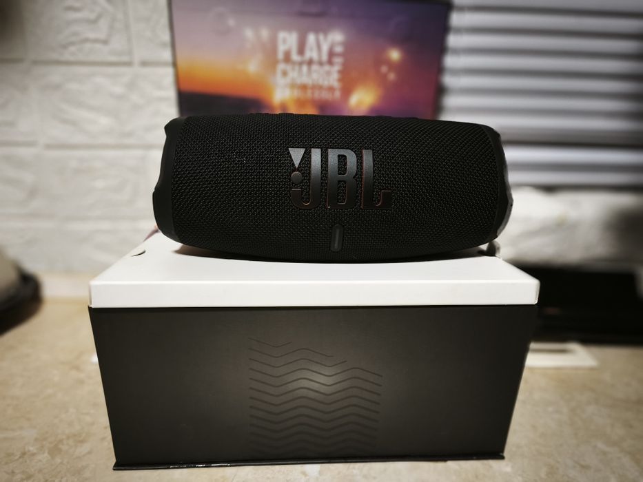 Ауді колонка jbl charge 5