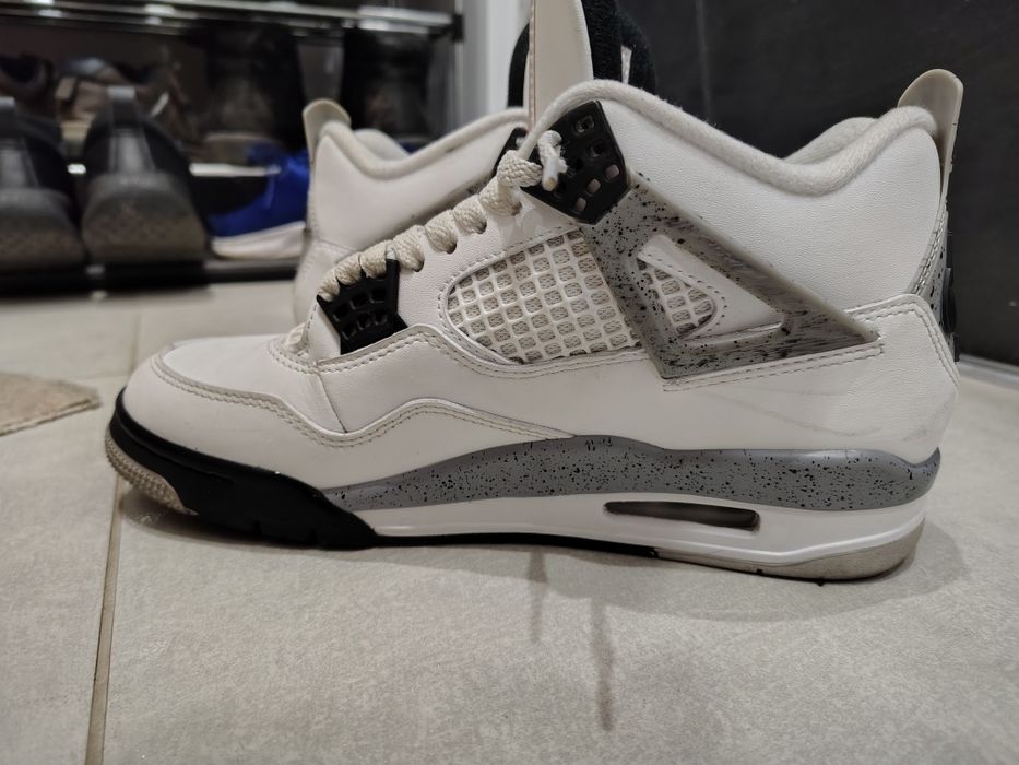 Jordan 4 white cement retro