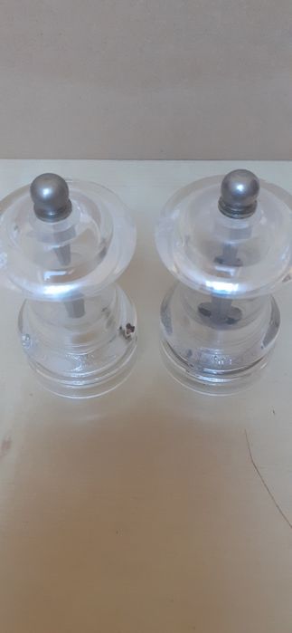 Acrylic salt shaker64585241144577121