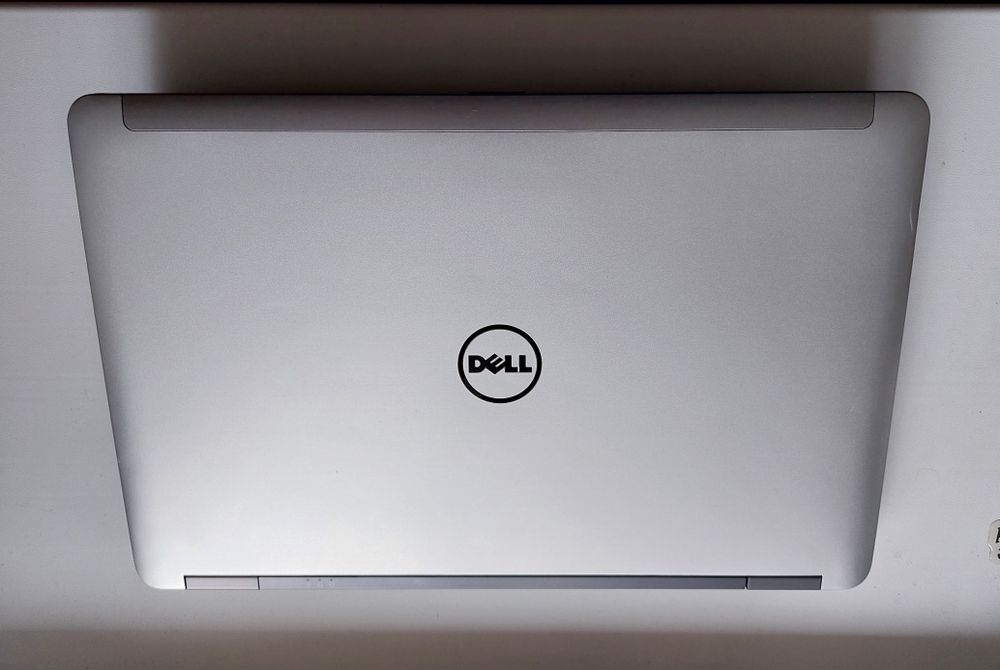 Ноутбук Dell 15.6/i5 4gen/8gb/ssd+hdd/акб 2 години