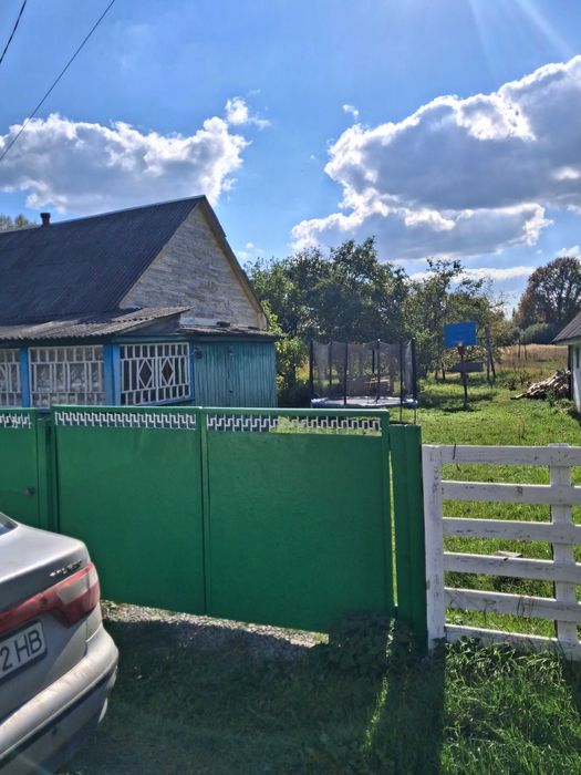 Продається будинок є все необхідне для життя