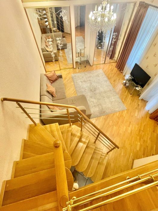 Подобова оренда квартири. Центр. ЦУМ. Пушкінська 9. Метро Театральна