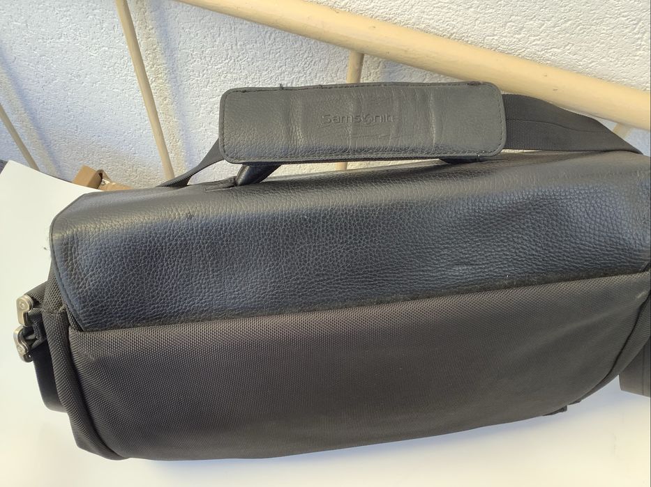 Pasta/ Mala Sansonite Executiva em pele Com Alça e Fechadura Como Nova