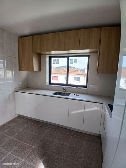 Andar Moradia T3 em Brito com jardim e garagem (reservada)
