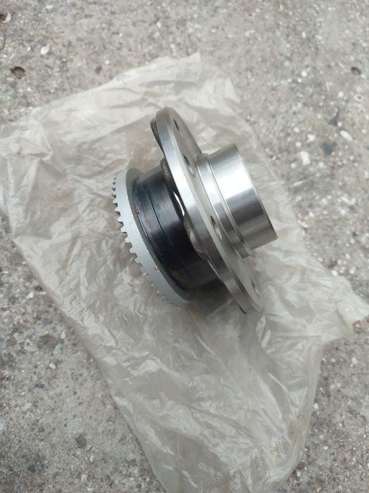 Ступица передняя Opel Omega A