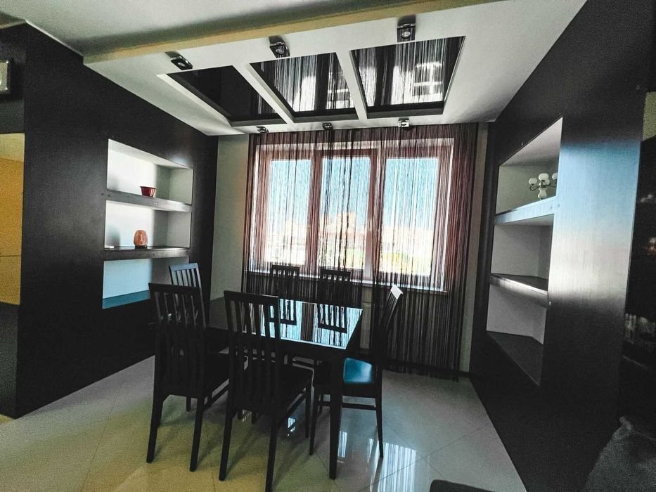 ЛЮКС 3-кімнатна квартира біля метро Лівобережна, подобово МВЦ