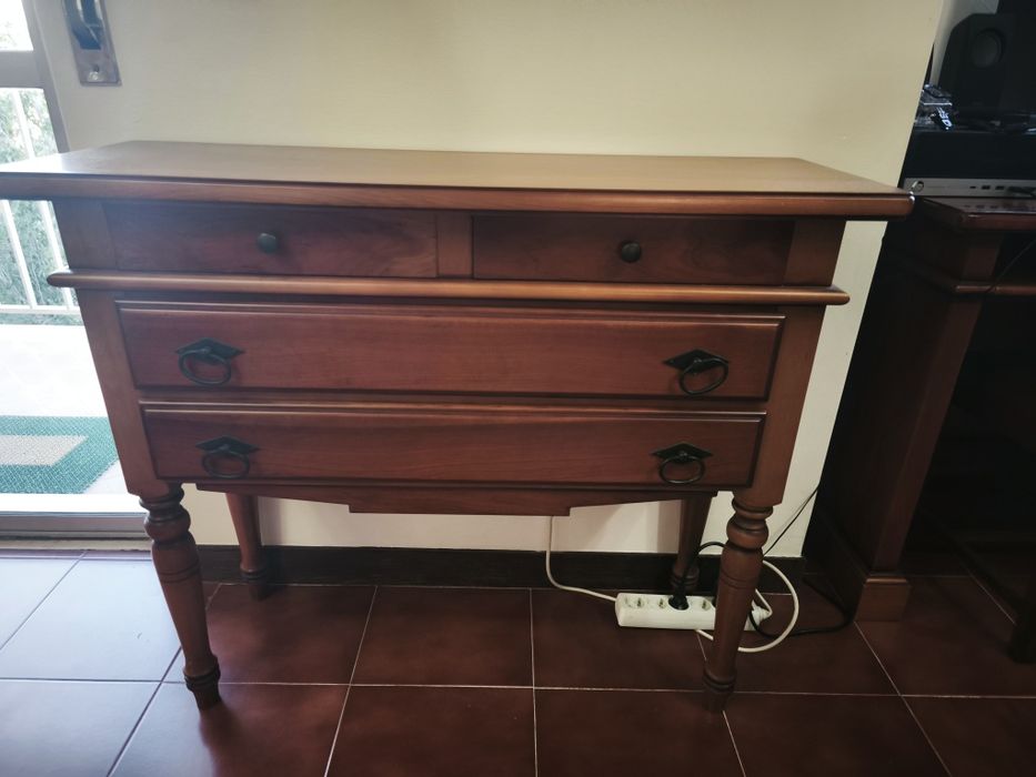 Aparador cerejeira novo