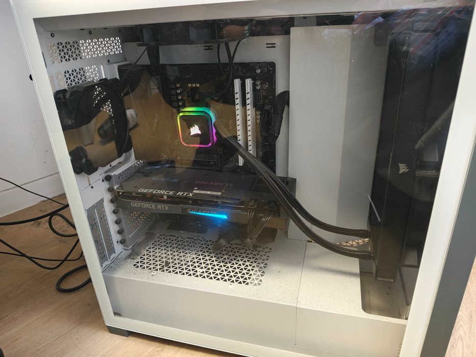 Komputer stacjonarny gamingowy/biurowy +monitory