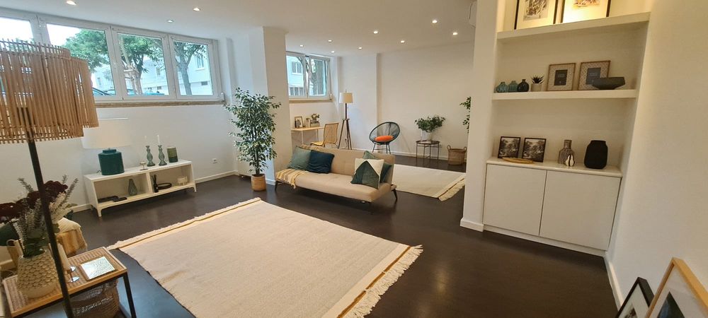 Apartamento Fantástico apartamento com três quartos e três  cas de banho