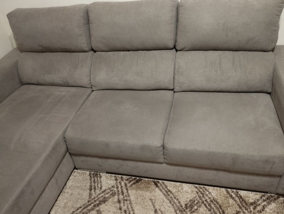 Sofá cor cinza com chaise