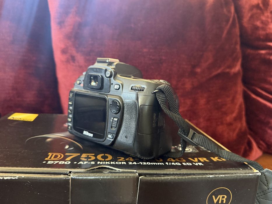 Nikon D750 + AF-S Nikkor 24-120mm f/4G ED VR (Повний комплект)