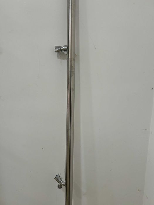 Chuveiro exterior em aço inox AISI-304 com lava-pés