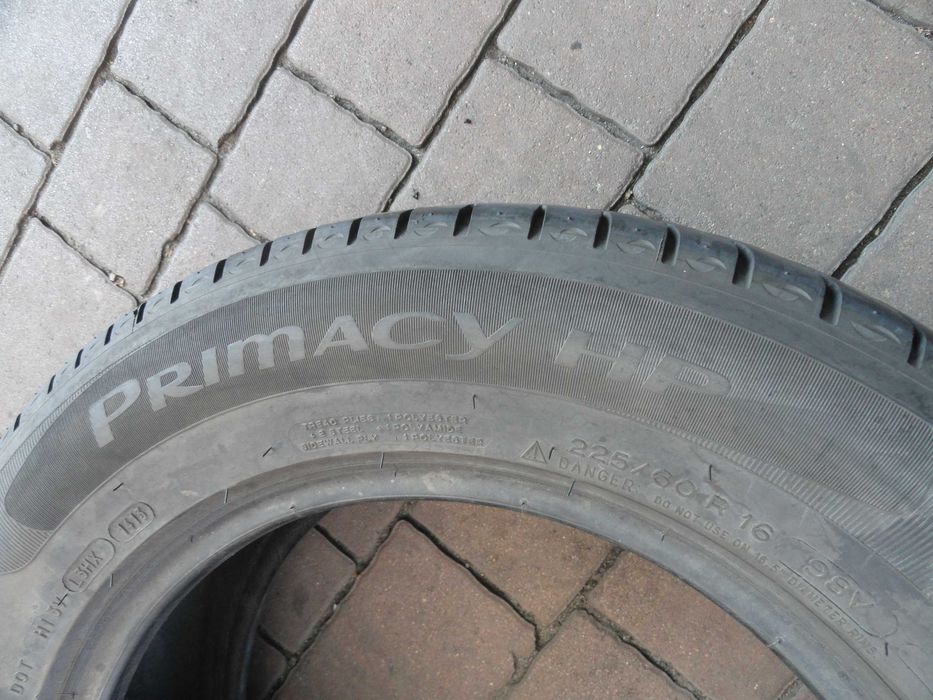 225/60R16 Michelin Primacy HP