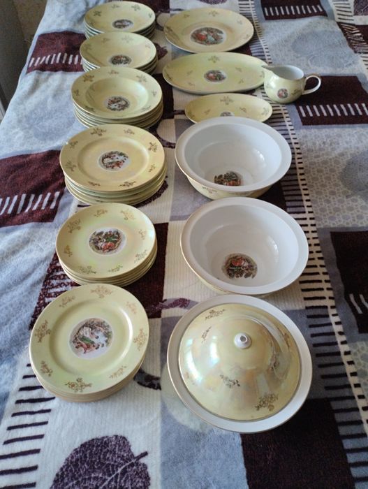 Столовый сервиз Гдр . Мадонна.