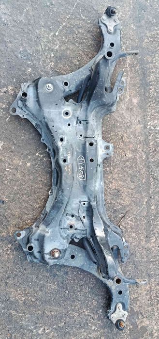 Charriot frente TOYOTA Auris Hatchback (_E18_)