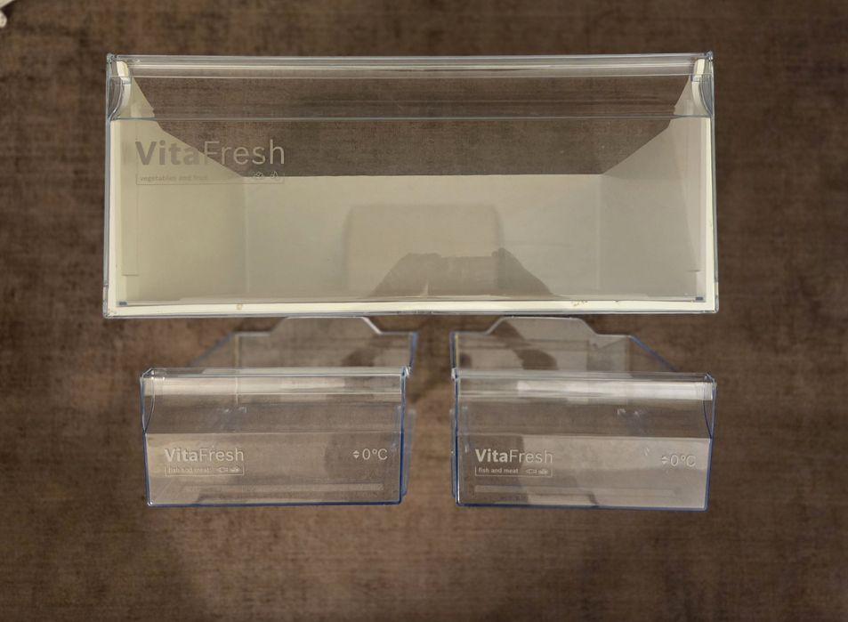 Gavetas e prateleiras para combinado Bosch