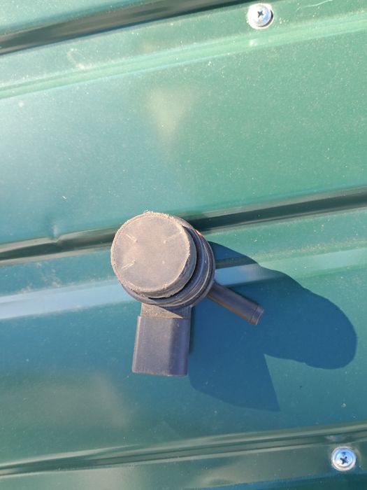 Клапан адсорбера.