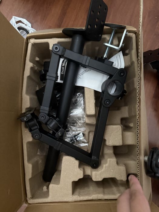 Braços de monitor articulado para 2 monitores