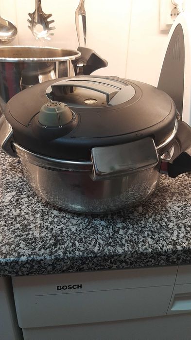 2 panelas de pressão
