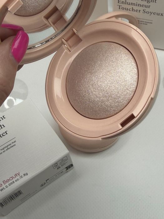 Хайлайтер для обличчя Rare Beauty Enligten