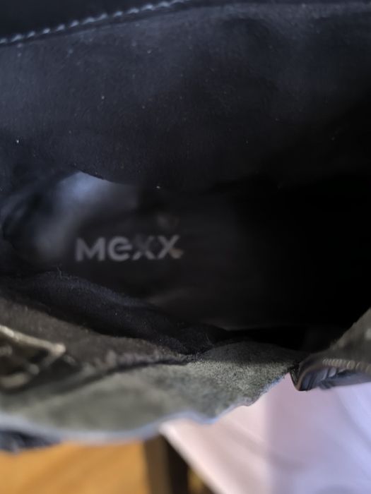 Ботинки напівчоботи  жіночі шкіра чорні 40 р MEXX