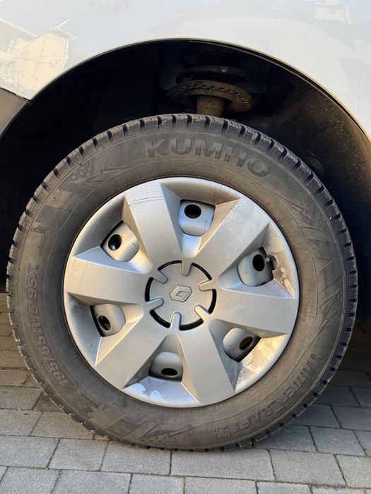 Автомобільні шини зимові Kumho Winter Craft Ice wi31 195 65 R15