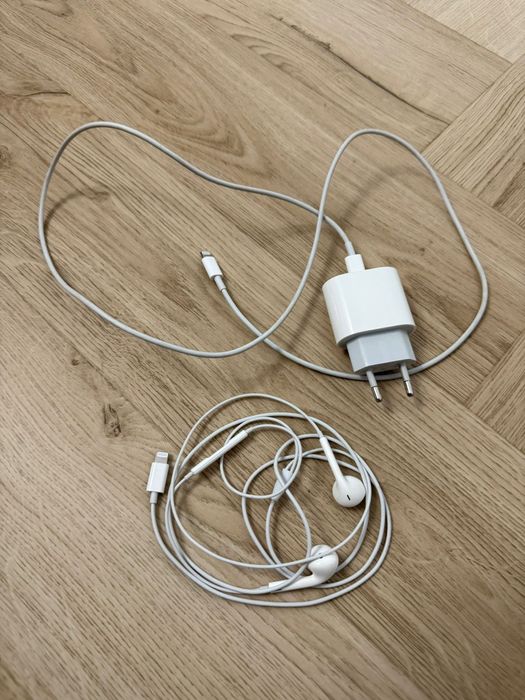 iPhone 12 mini + ładowarka + słuchawki