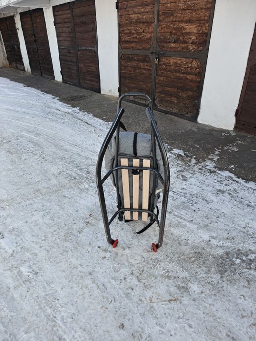 Sanki drewniane z kocykiem