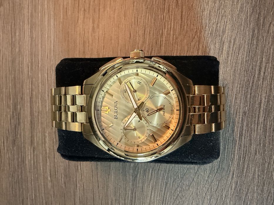 Bulova Curv 97A125 – Złoty Zegarek – High Performance 262 kHz