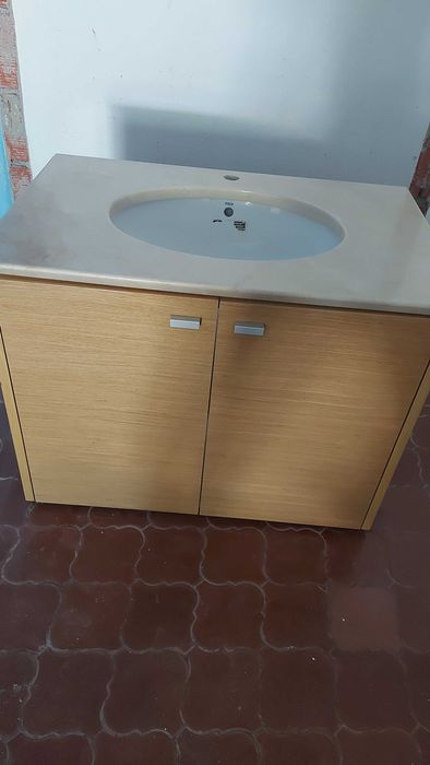 Móvel suspenso de wc