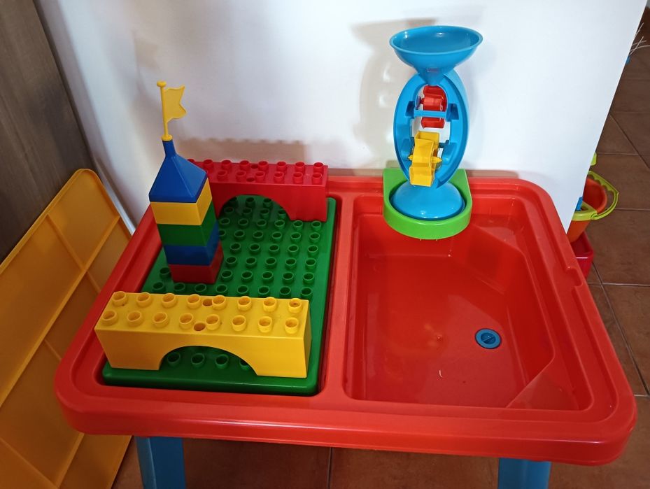 Mesa multifunções para criança - como nova