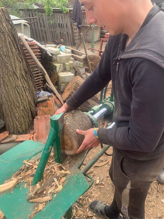 Дровокол гідравлічний