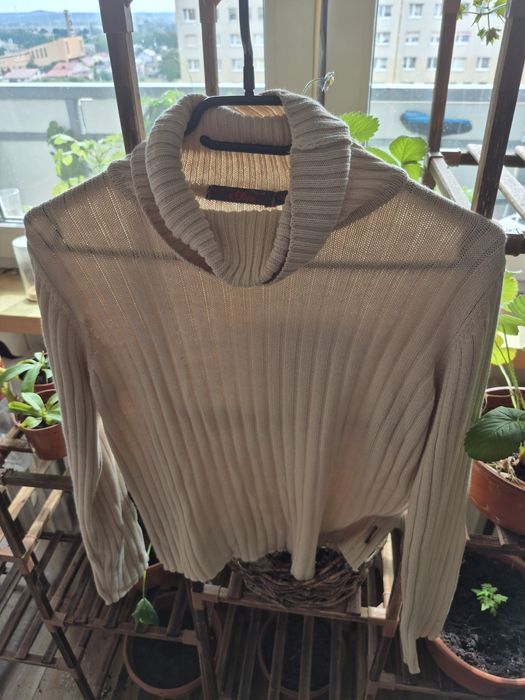 Beżowy sweter s.oliver