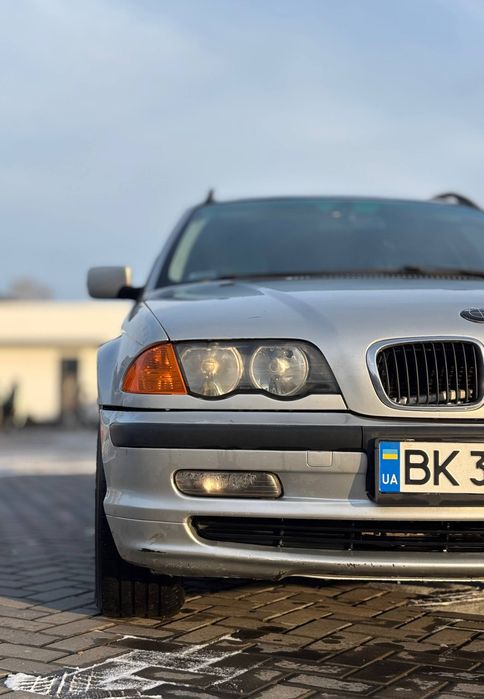 БМВ 318і універсал