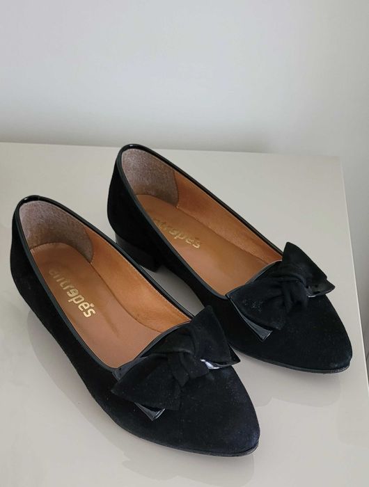 Sapatos completamente novos