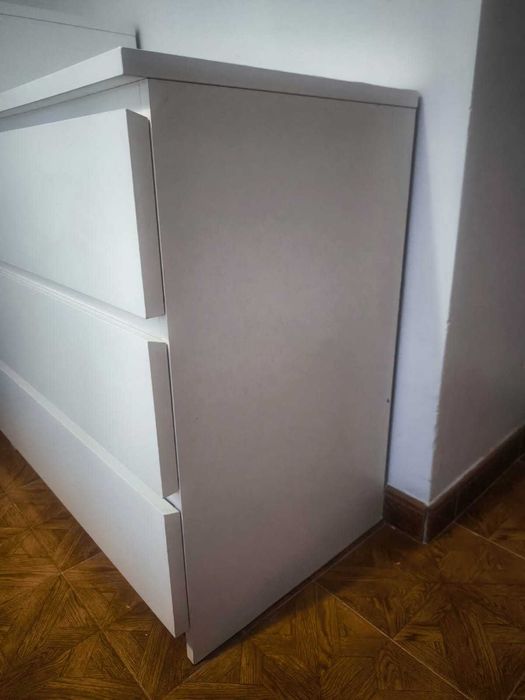 Cómoda MALM branca com três gavetas e tampo de vidro  L80×P49×A79