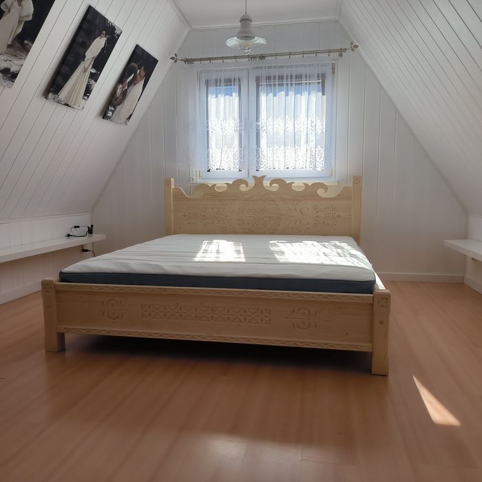 Łóżko góralskie 160x200 z litego drewna – solidne i stylowe