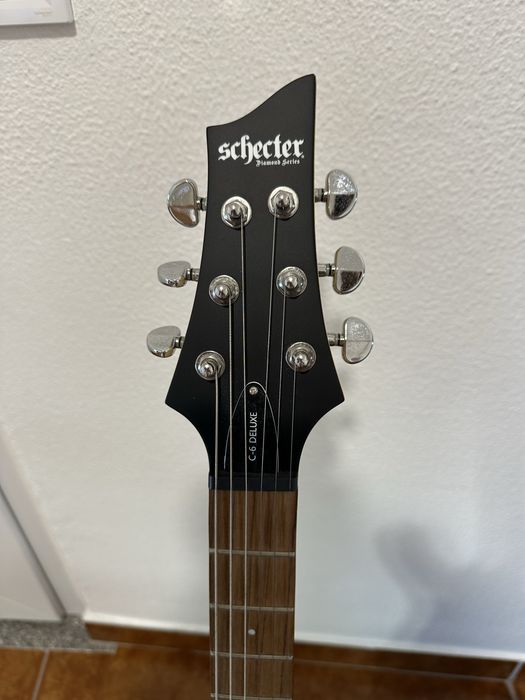 Guitarra elétrica Schecter + amplificador fender