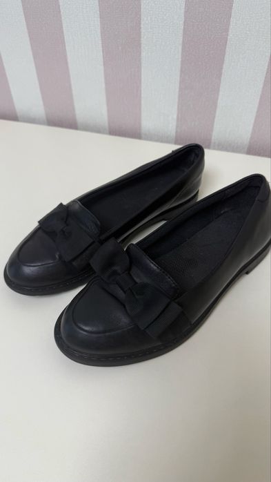 Туфлі, лофери Clarks